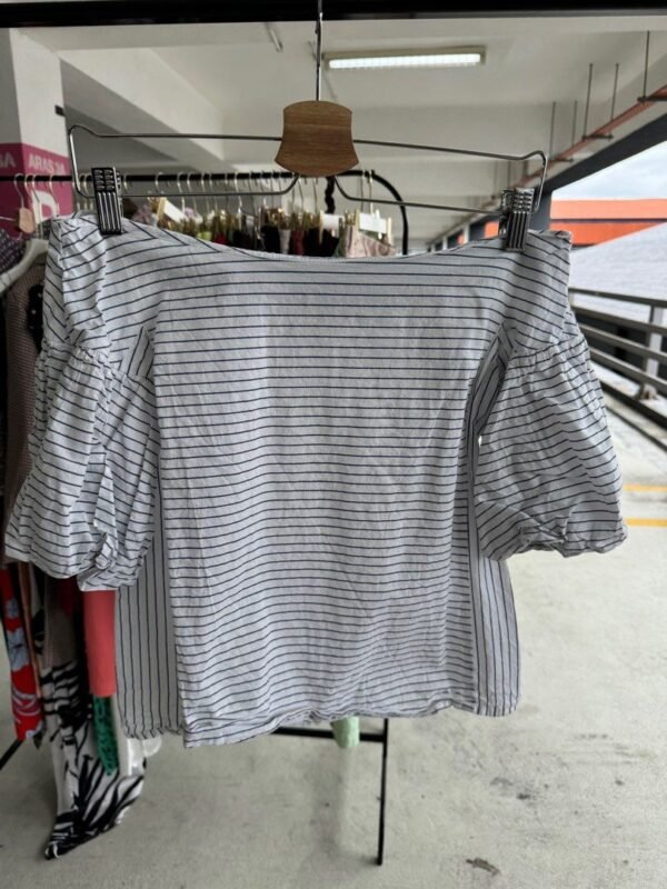 H&M Offshoulder Top Blouse