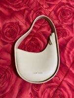 NAZIFI NASRI White Shoulder Bag